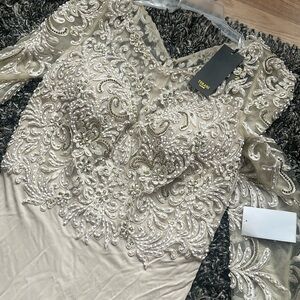 - Beautiful Wedding or Special Occasion Dress -